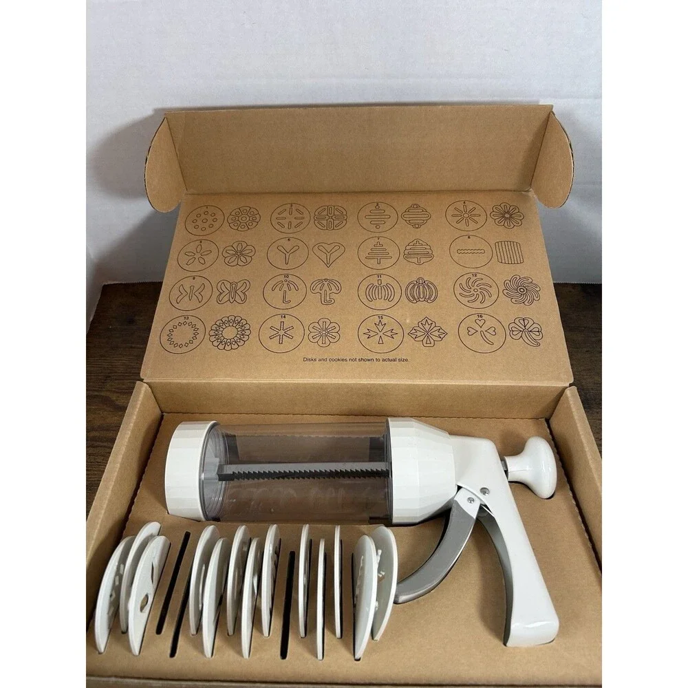 Pampered Chef Cookie Press #1525 w/ 13 Discs In Box Missing 3 Discs Baking